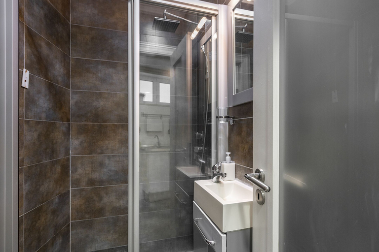 Bathroom, Hidden Gem In Alfama Perfect To Explore Lisbon, Lisbon