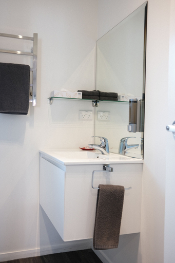 Bathroom 3, Gateway Motor Lodge Wanganui, Wanganui