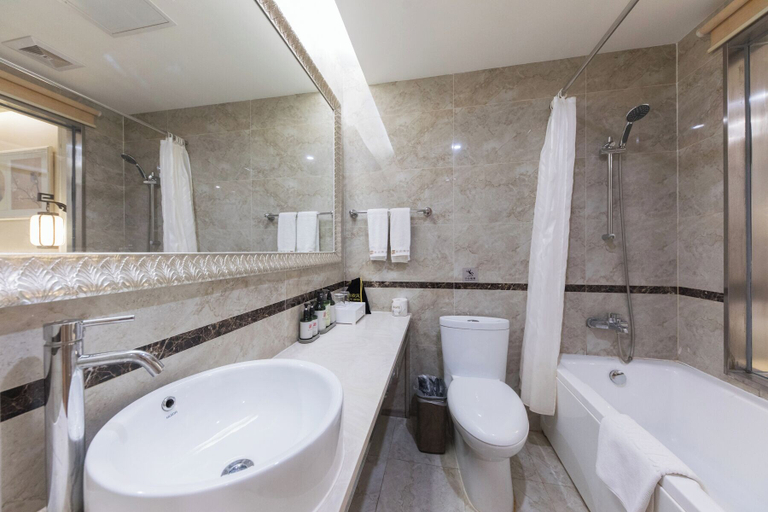 Bathroom 5, Yitingzhenshe Hotel Beijing Tiananmen, Beijing