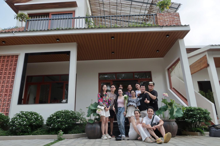 Others 5, Song Me Home, Long Hồ