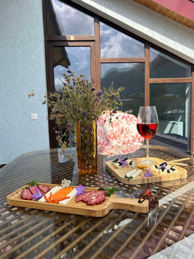 Others 4, Orophile guest house, Kazbegi