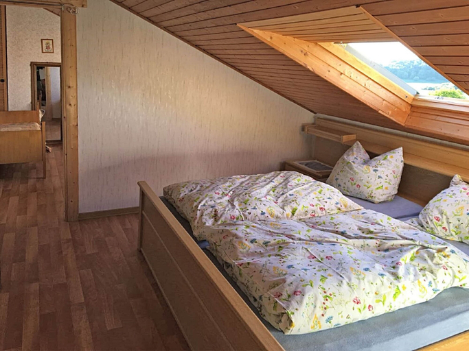 Bedroom 5, Cozy Apartment in Ellar With Garden, Limburg-Weilburg