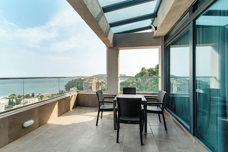 Others 5, Budva Gate Penthouse