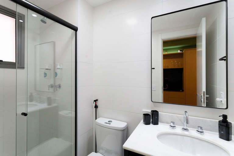 Bathroom, Axis Vila Mariana 1001B, São Paulo