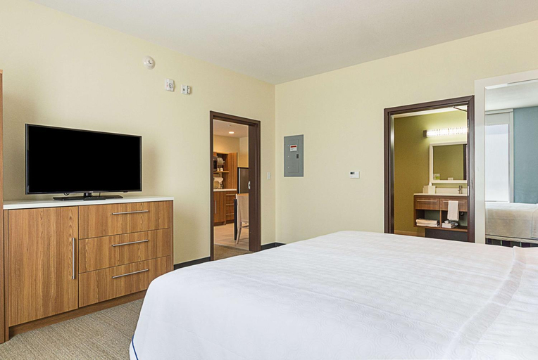 Bedroom, Home 2 Suites by Hilton - Yukon, Canadian