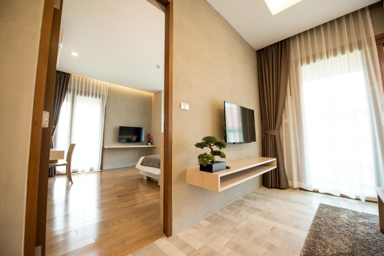 Bathroom 8
