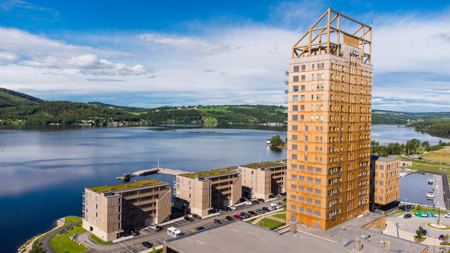 Exterior & Views