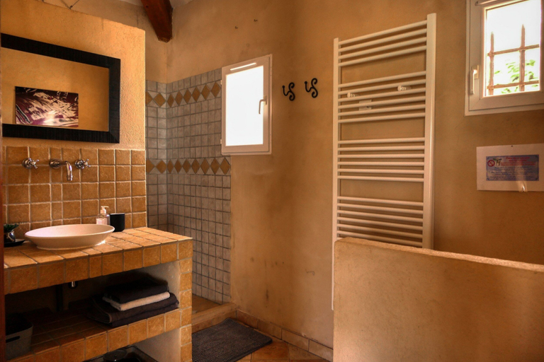 Bathroom, Villa Jeanne, Vaucluse