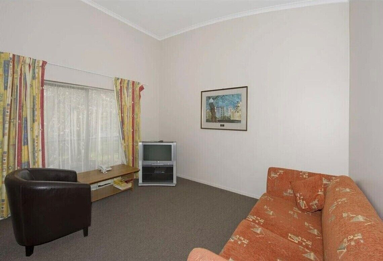 Others 5, Walmsley Motor Lodge, Manukau