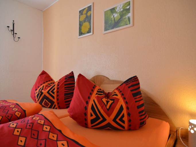 Room 4, Cosy Apartment With Covered Porch, Gotha