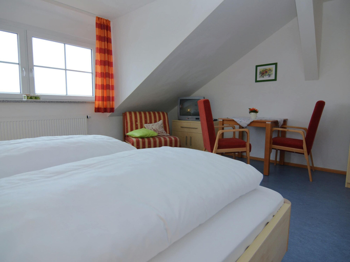 Bedroom 3, Comfortable Apartments in Rotthalmunster, Passau