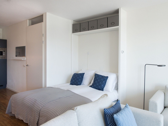 Bedroom 3, Two Room Apartment Overlooking the Harbor, The Hague