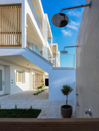Others 3, Evelio Living, East Macedonia and Thrace