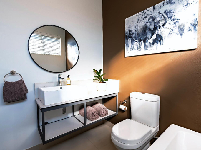 Bathroom 4, Miombo Mews, Hwange