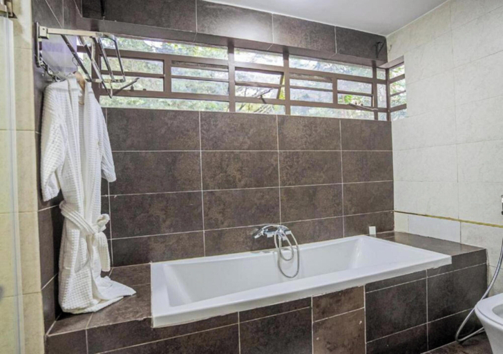 Bathroom 3, LIGHT VILLAS GIGIRI, Westlands