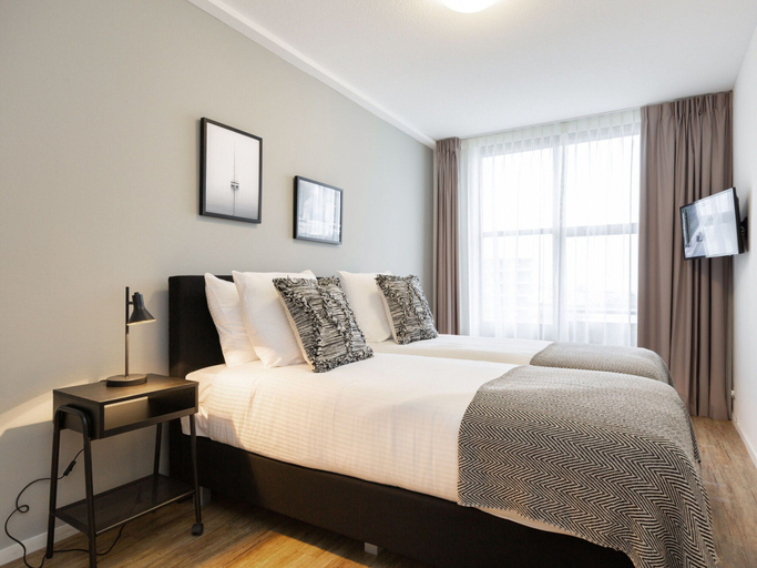 Bedroom 2, Apartment in Den Haag for 5 Person, The Hague