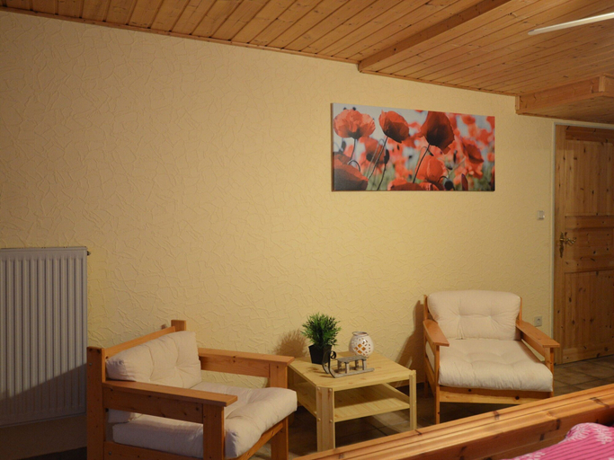 Room 4, Cosy Apartment in Manderscheid With Balcony, Bernkastel-Wittlich