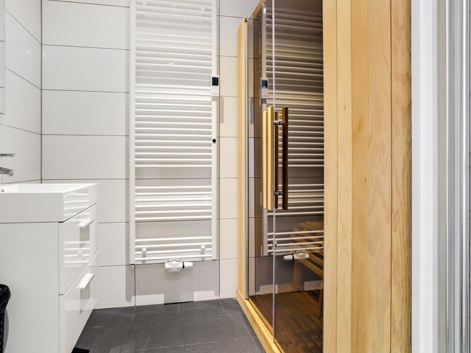 Bathroom 2, Spacious Holiday Home in Noordwolde With Garden, Weststellingwerf