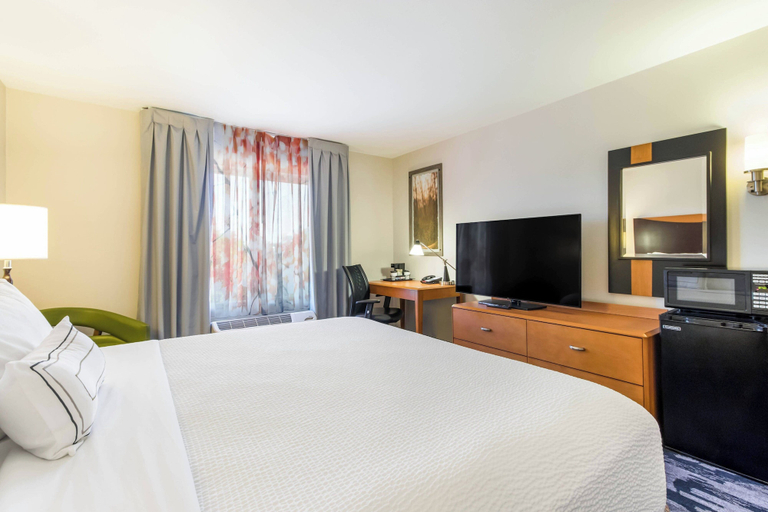 Bedroom 2, Fairfield Inn & Suites by Marriott Columbia, Boone