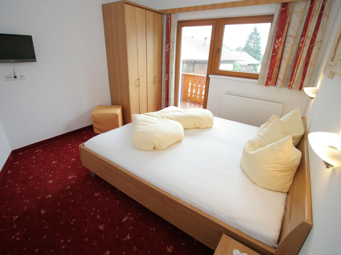 Bedroom 2, Spacious Apartment in Uderns Near Ski Area, Schwaz