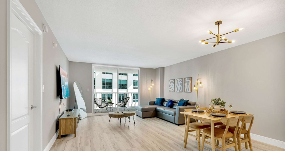 Room 4, Beautiful 1BR Apartment With Amenities, Miami-Dade