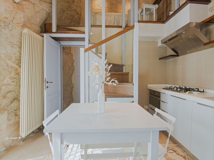 Dining 5, Appealing Apartment in Petrella Guidi with near Centre, Pesaro E Urbino
