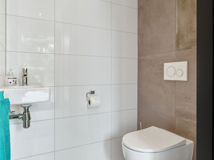 Bathroom 3, Great Holiday Home Energy Neutral on Texel With Sauna and sun Shower, Texel