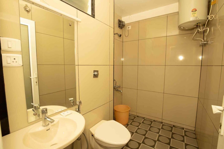 Bathroom 3, Lazo Silver Lake, The Nilgiris