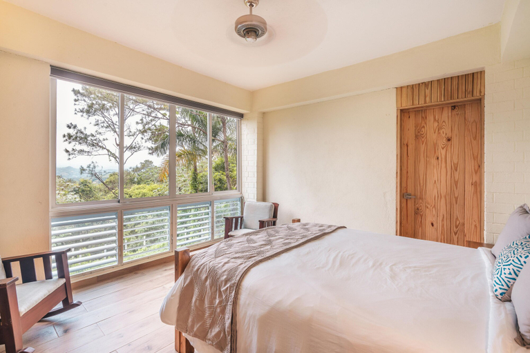Room 4, Mountain Views 11br 20 People Jarabacoa, Jarabacoa