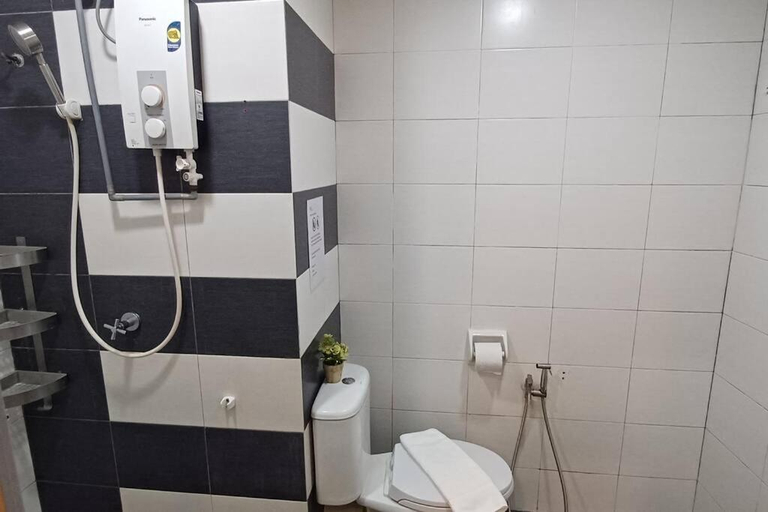 Bathroom 3, Explore The World @ The CEO , Penang Island