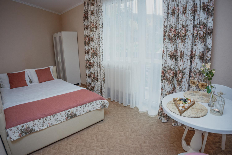 Bedroom 3, Rooms in hotel Premium Club, Iaremchans'ka