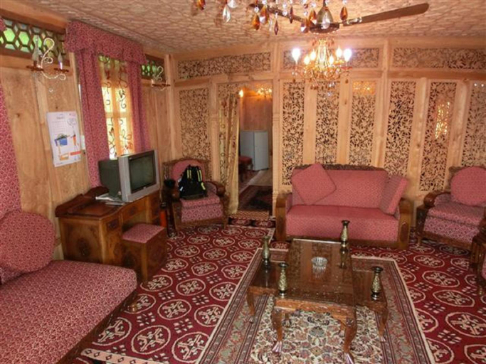 Bathroom, Chicago Houseboats, Srinagar