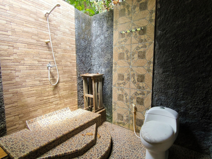 Bathroom 5, Sunrise Sea Hill Cottages powered by Cocotel, Jepara
