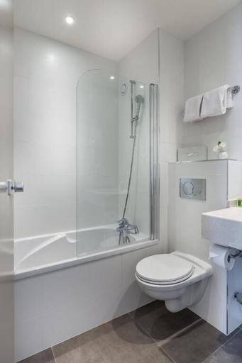 Bathroom 4, Hotel la Residence du Berry, Yvelines