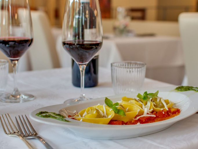 Food & Drinks 5, Stunning Holiday Home in Foligno With Sauna, Perugia