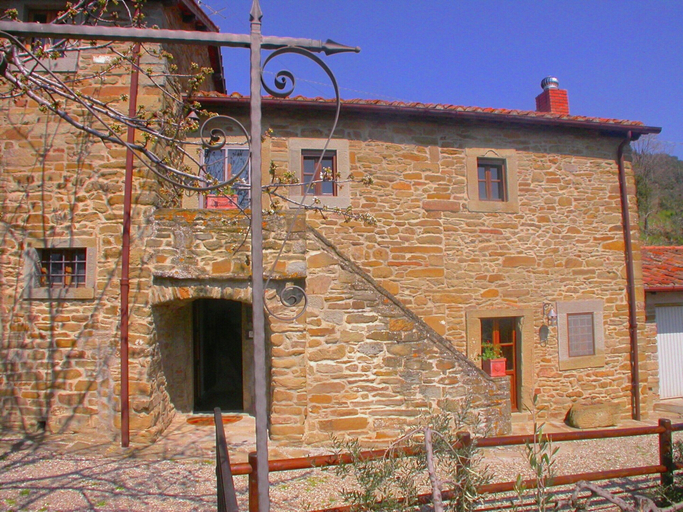 Exterior & Views 2, Spacious Cottage in Cortona With Swimming Pool, Arezzo