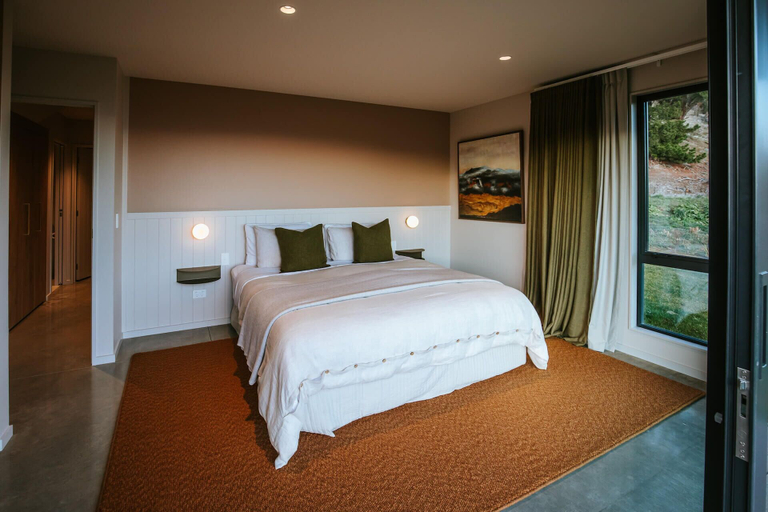 Bedroom 2, Ranger's Retreat - Secluded - Sleeps 4, Queenstown-Lakes