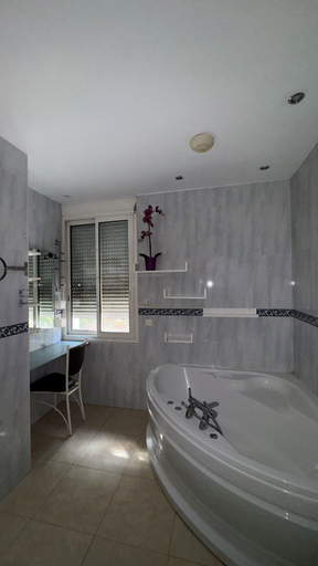 Bathroom 4, Villa confort et piscine, Bouches-du-Rhône