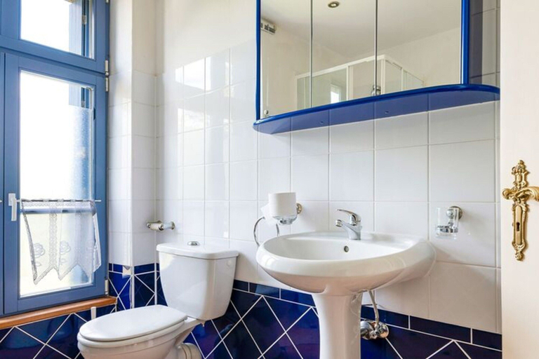 Bathroom 3, Luxurious Mansion in Castle Grounds in Lantheuil, Calvados