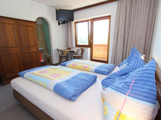 Bedroom 4, Contemporary Apartment in Maishofen Near Ski Area, Zell am See