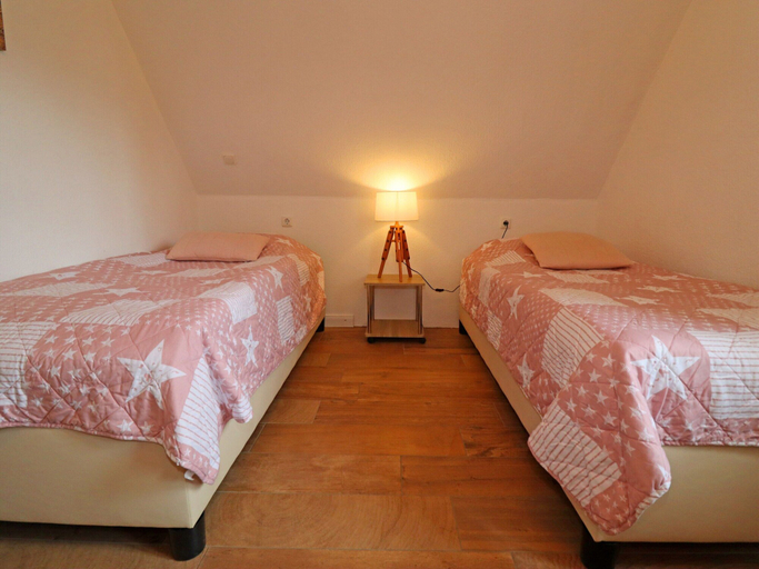 Bedroom 2, Peaceful Apartment in Ostseebad Boltenhagen With Terrace, Nordwestmecklenburg