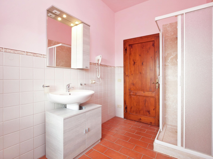Bathroom 4, Modern Farmhouse in Pienza With Pool, Siena