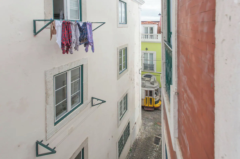 Others 4, Historical 2-Bed Alfama Charm, Lisbon