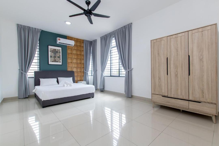 Bedroom 2, Arcadia, Kota Tinggi