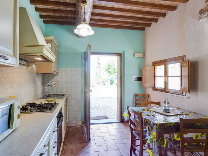 Private kitchen 5, Scenic Apartment in Casole D'elsa With Pool, Siena