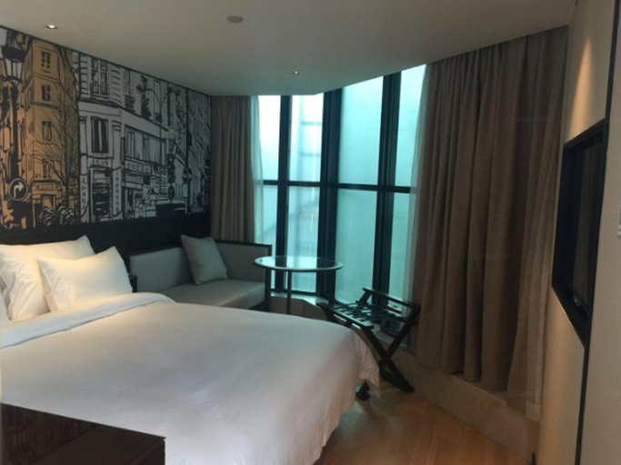 Bedroom 15