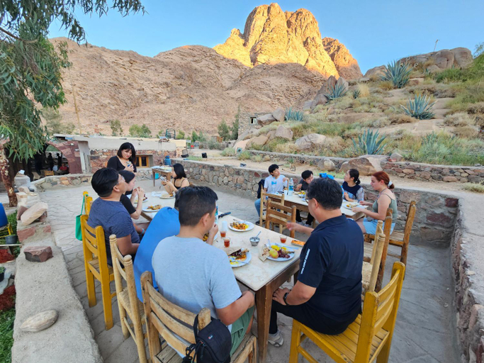 Others 4, Fox Camp (Moses Lodge), Sant Katrin
