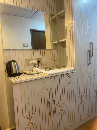 Others 3, Hotel Royal stay, Thanjavur