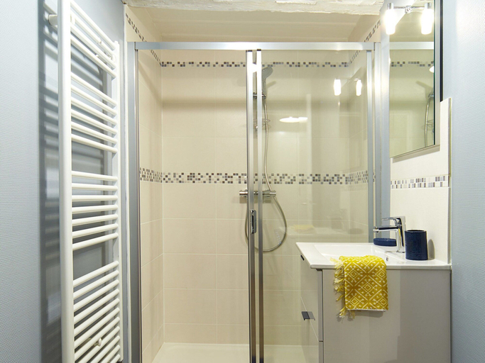 Bathroom 5, Pleasant Cottage in Asnieres With Terrace, Eure