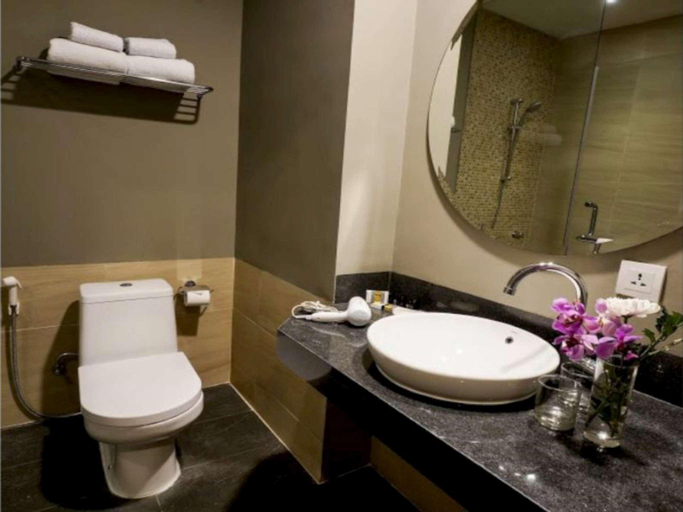 Bathroom 7